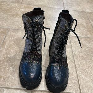 Super cute side zip/lace up boots